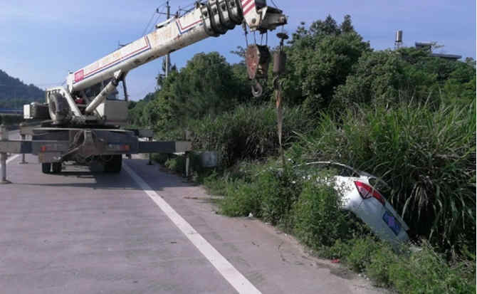 开平区重载吊车救援 开平区重载吊车救援